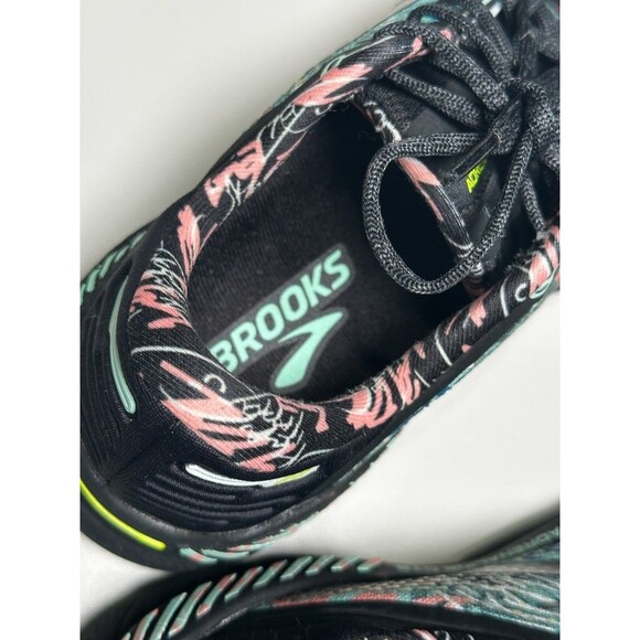 Brooks Adrenaline GTS 22 Women’s 9 B Graffiti Print Running Shoes Limited Ed - Picture 7 of 13